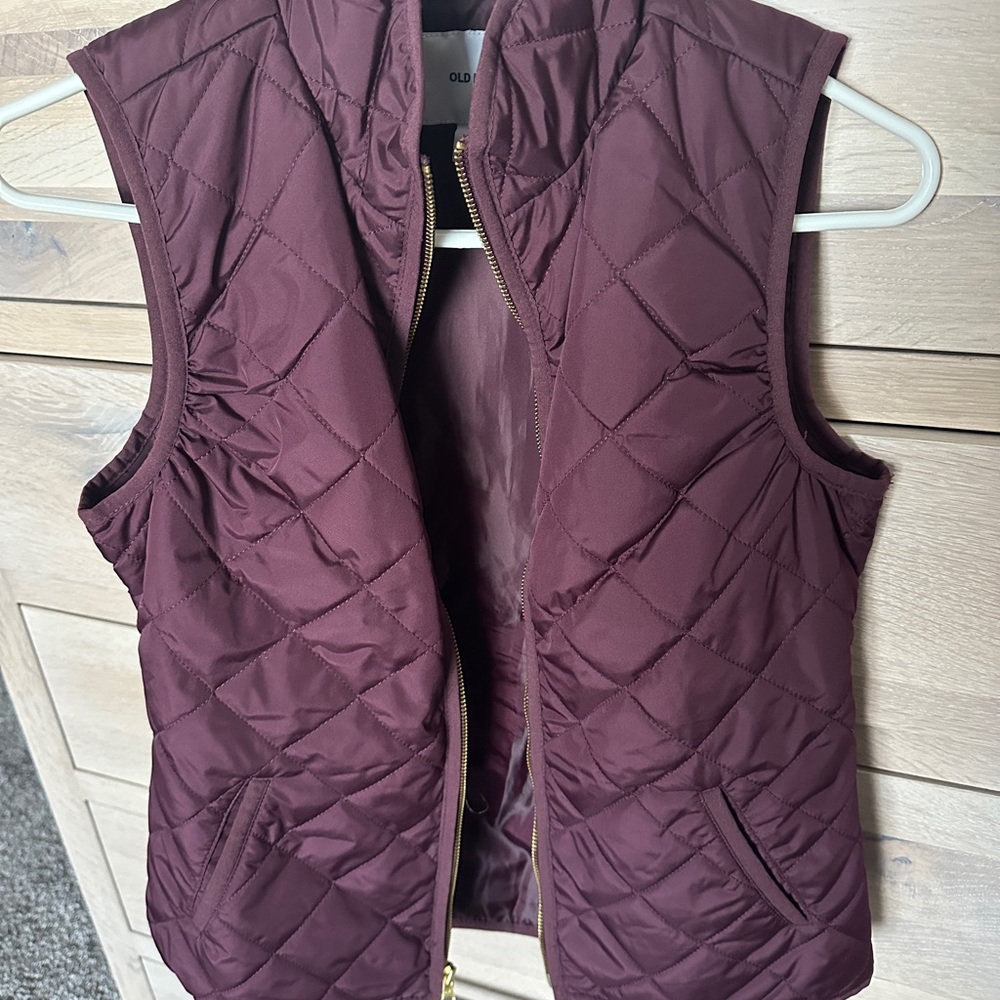 Old Navy Women's Quilted Vest - Deep Maroon